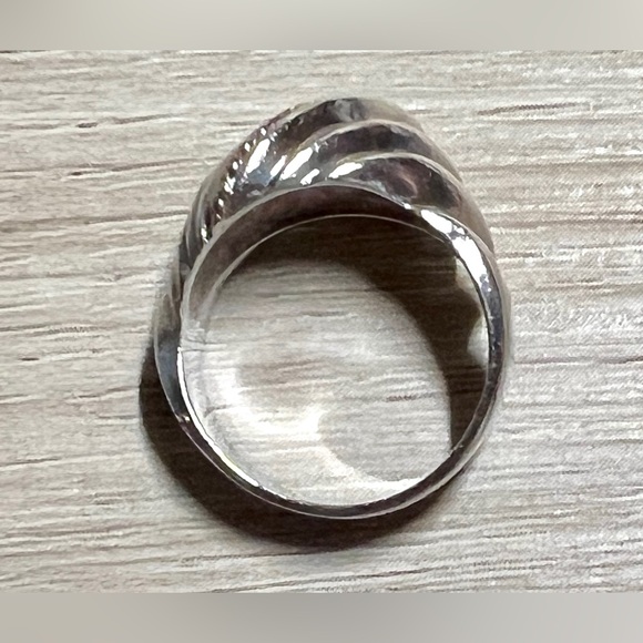 Vintage Designer Hallmarked Sterling Silver & 14K Gold Rope Accented Dome Ring - Picture 7 of 11